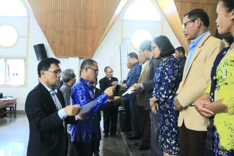 Pemkab Samosir Hadiri Acara Bona Taon HKBP Distrik VII Samosir Sekaligus Launching Tahun Profesionalisme Dalam Penatalayanan HKBP 2023.