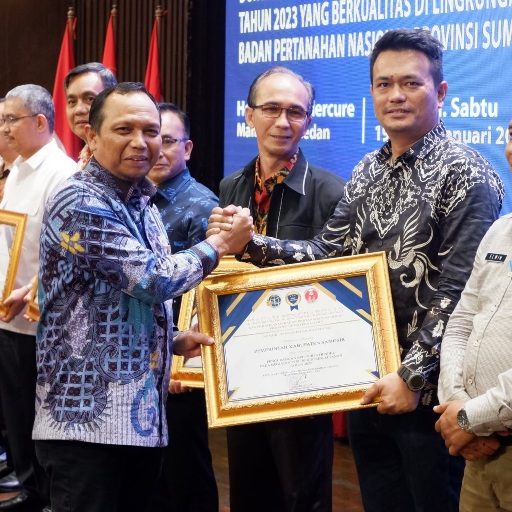 Pemkab Samosir Raih Penghargaan Dari Kanwil BPN Provsu.