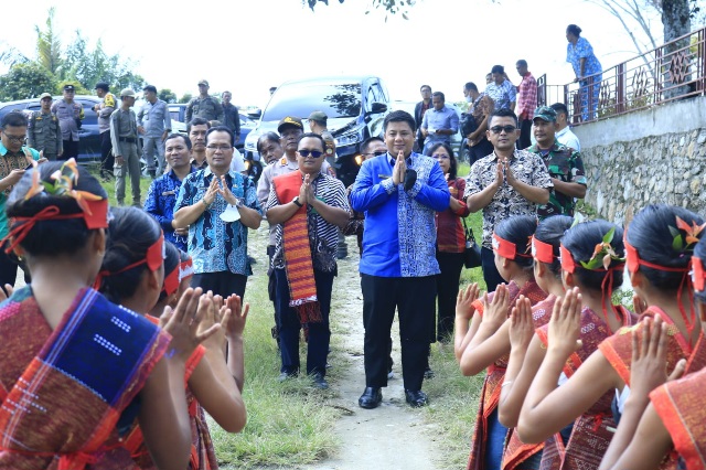 Serap Aspirasi, Bupati Samosir Ngantor di Desa Toguan Galung, Kecamatan Nainggolan.