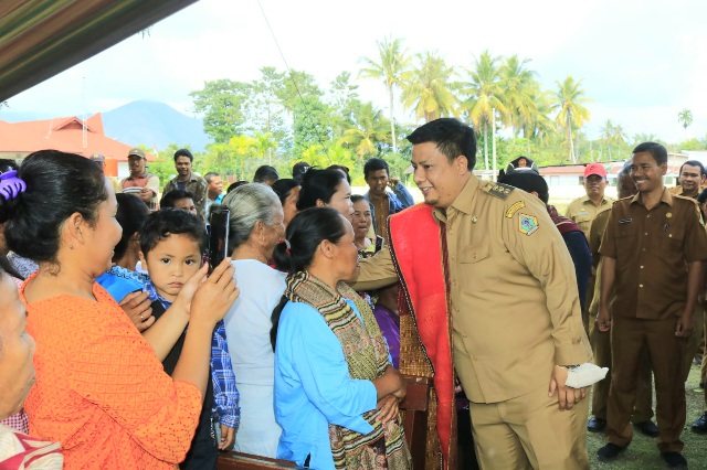 Masyarakat Desa Saornauli Hatoguan Mengapresiasi Program Bunga Desa.
