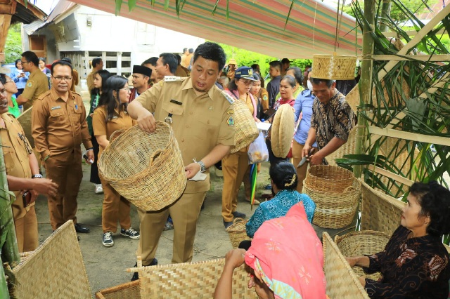 BUNGA DESA SINABULAN, Bupati Samosir: Saya kedesa untuk melayani masyarakat bukan dilayani