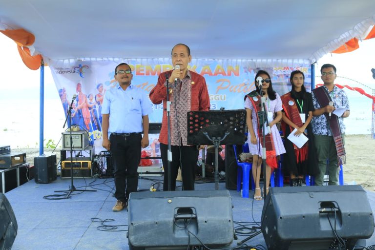 Wabup Samosir Meresmikan dan Menobatkan Nama Pantai Indah Pasir Putih Onan Runggu