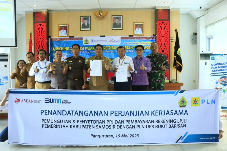Bupati Samosir Launching Aplikasi Pajak dan Retribusi Daerah SIADAPARI.