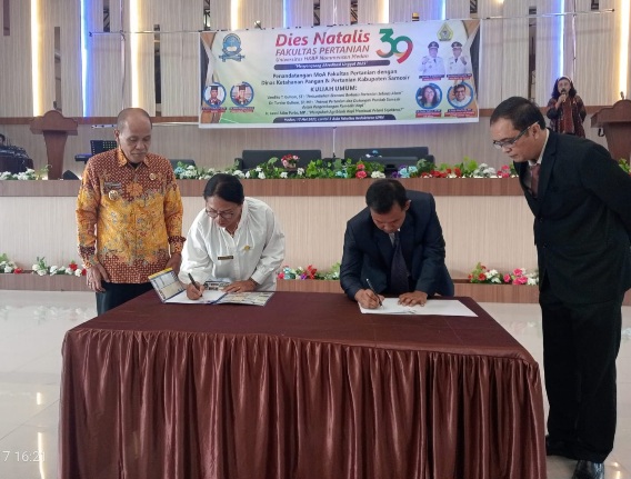 Kembangkan Pertanian Kopi, Pemkab Samosir Jalin Kerjasama dengan Universitas HKBP Nomensen Medan.