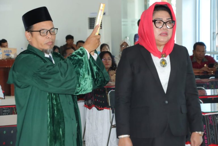 BUPATI SAMOSIR LANTIK RITA TAVIP MEGAWATI SEBAGAI PJ. SEKDA KABUPATEN SAMOSIR