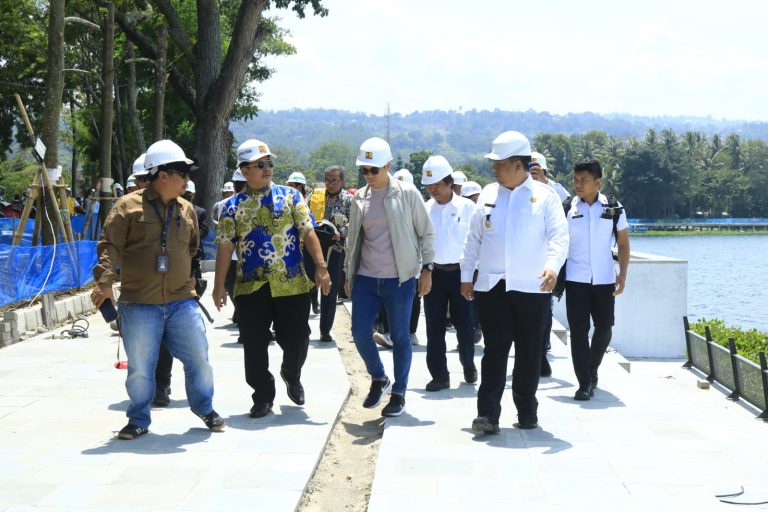 Bupati Samosir Bersama Tim Kemenkomarves Survey Lokasi Event Aquabike World Championship 2023