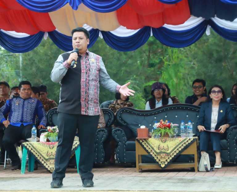 BUPATI SAMOSIR PENUHI PERMINTAAN MASYARAKAT DESA TANJUNGAN