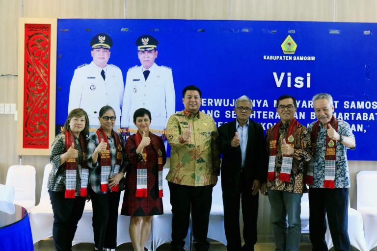 Bupati Samosir Terima Kunjungan Tim Universitas Katolik Parahyangan Bandung.
