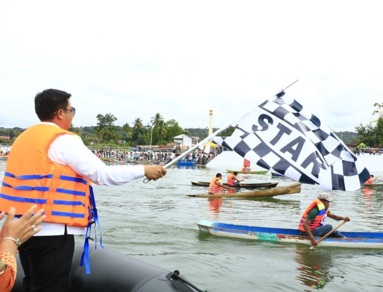 LOMBA SOLU TRADISIONAL MERIAHKAN EVENT AQUABIKE