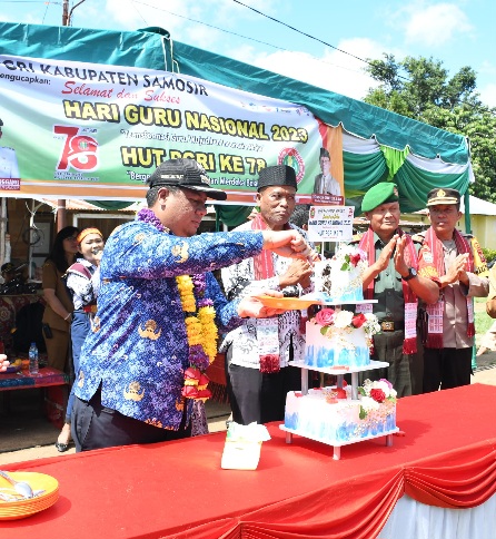 Upacara Peringatan Hari Guru Nasional yang dirangkai dengan HUT PGRI ke-78 