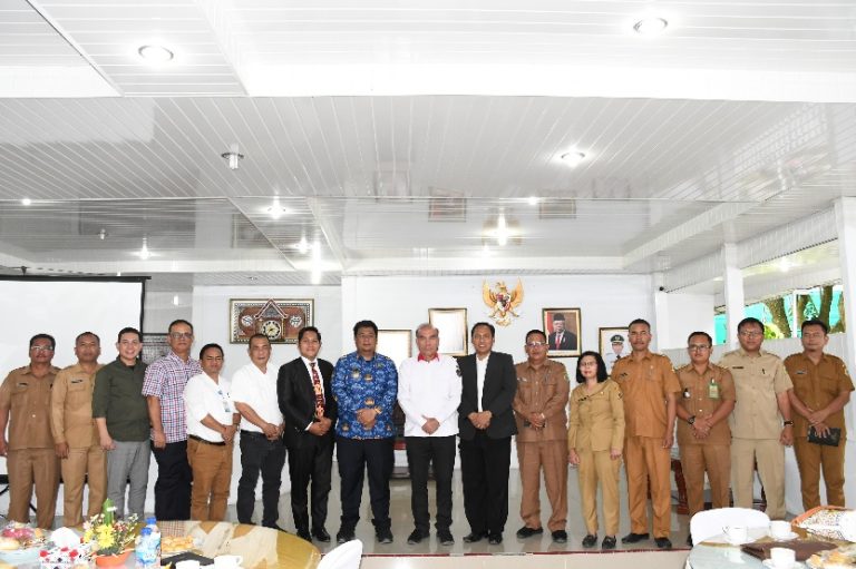 Terima Audiensi Ketua Yayasan RS HKBP Nainggolan, Bupati Samosir Apresiasi dan Sambut Baik Rencana Pengembangan Pembangunan RS HKBP Nainggolan