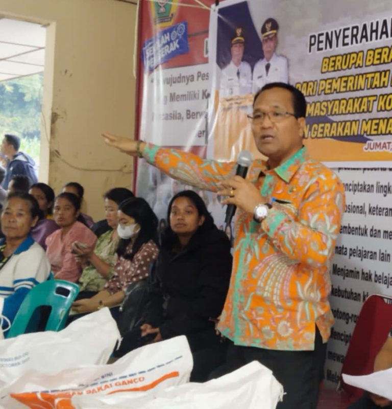 Pemkab Samosir Salurkan Bantuan Pangan Berupa Beras Kepada Masyarakat Terdampak Bencana Banjir Bandang Kenegerian Sihotang 