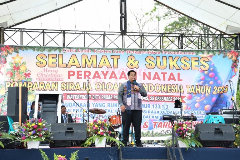 PERAYAAN NATAL POMPARAN SIRAJA OLOAN SE-INDONESIA Bupati Samosir : Jadikan Natal Mempererat Tali Persaudaraan dan Saling Menopang 