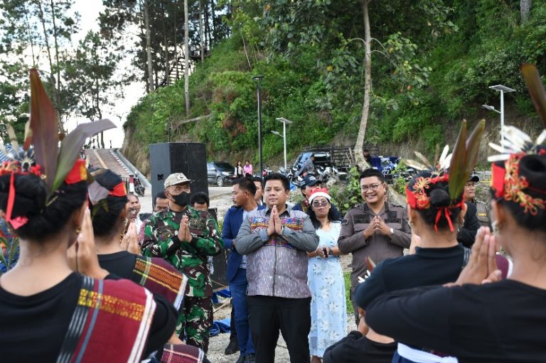 SOFT LAUNCHING PANTAI LAGUNDI TAMPILKAN OPERA BATAK SI MARDAN