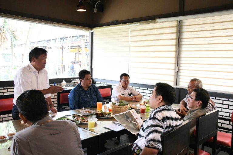 Bupati Samosir Meminta Perhatian Kementerian LHK Dalam Penanganan Daerah Aliran Sungai di Samosir