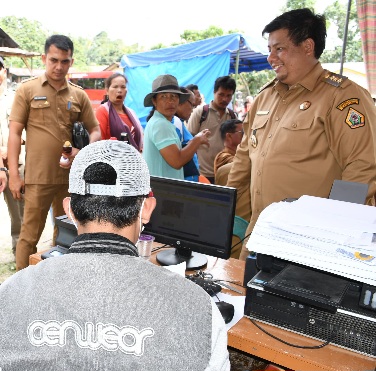 MELAYANI PADA 3 DESA DAN 1 KELURAHAN, BUPATI SAMOSIR DISAMBUT ANTUSIAS MASYARAKAT