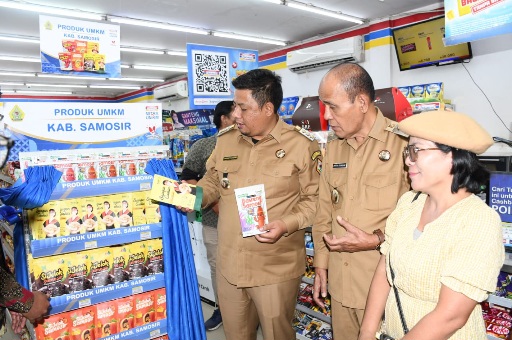 UMKM SAMOSIR MASUK PASAR MODERN, BUPATI DAN WABUP SAMOSIR BUKA PAMERAN UMKM 