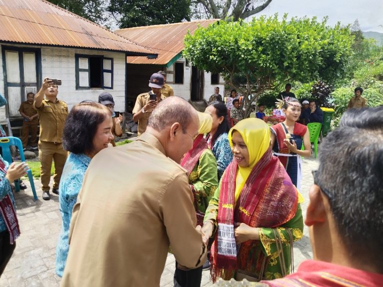 TP. PKK PROVSU MONITORING 3 DESA BINAAN DI SAMOSIR 