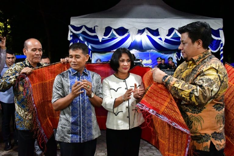 PEMKAB SAMOSIR GELAR PISAH SAMBUT KAJARI SAMOSIR