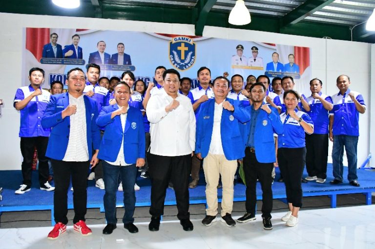 BUPATI SAMOSIR AJAK GAMKI SAMOSIR BERPERAN DALAM PEMBANGUNAN 