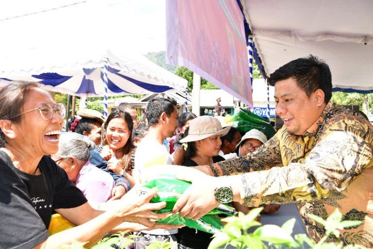 JAGA STABILISASI PASOKAN DAN HARGA PANGAN, BUPATI SAMOSIR GELAR GERAKAN PANGAN MURAH