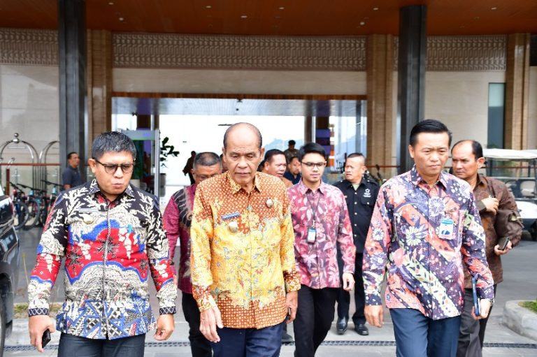 Wakil Bupati Samosir Ikuti High Level Meeting TPID dan TP2DD Strategi Ketahanan Pangan dan Digitalisasi untuk Mendukung DPSP Danau Toba sebagai Pariwisata Kelas Dunia.
