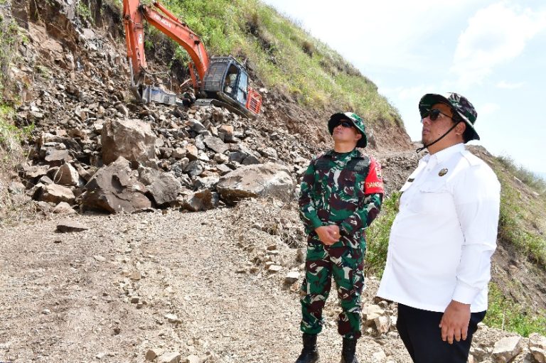 Resmi Dibuka Bupati Samosir, Program TMMD ke-121 di Desa Hasinggaan Terjunkan 200 Personel Gabungan.