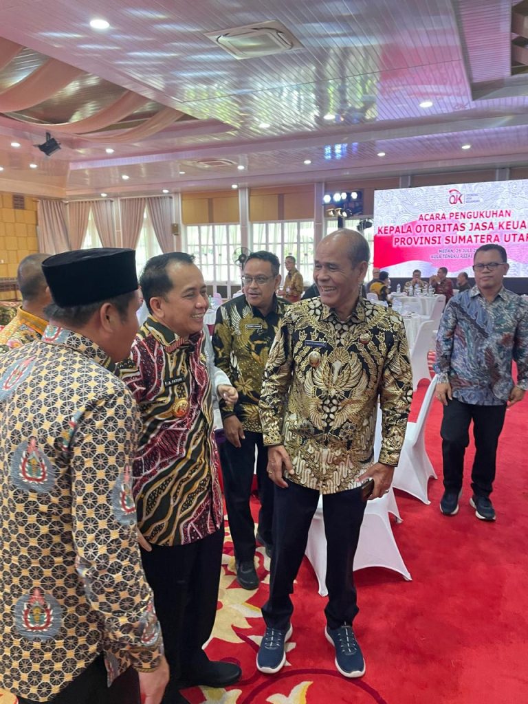 Wakil Bupati Samosir Hadiri Pengukuhan Kepala OJK Sumut.