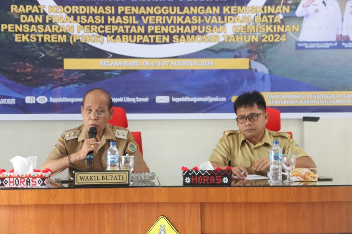 Pimpin Rakor, Wakil Bupati Samosir Harapkan Sinergitas Lintas OPD dalam Menurunkan Kemiskinan Ekstrem.