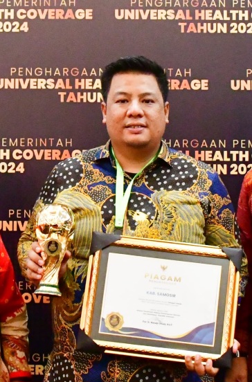 Dua Kali Berturut-turut, Salah Satu Program Unggulan Bupati Samosir BPJS Gatis, Raih Penghargaan UHC dari Wapres.