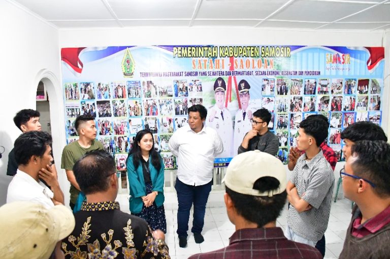 SELAIN BEASISWA, BUPATI SAMOSIR FASILITASI RUMAH SINGGAH/ SEKRETARIAT MAHASISWA