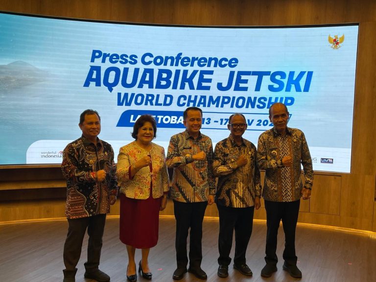 Plt. Bupati Samosir Hadiri Press Conference  Pesta Rakyat dan Aquabike Jetski World Championship 2024.