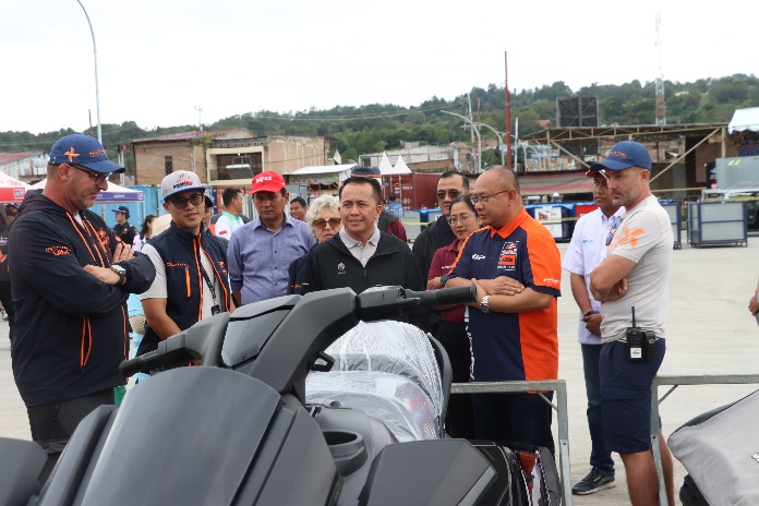 DIDAMPINGI SEKDAKAB SAMOSIR, Pj. GUBSU CEK KESIAPAN DAN LOGISTIK AQUABIKE 2024 DI WFC PANGURURAN