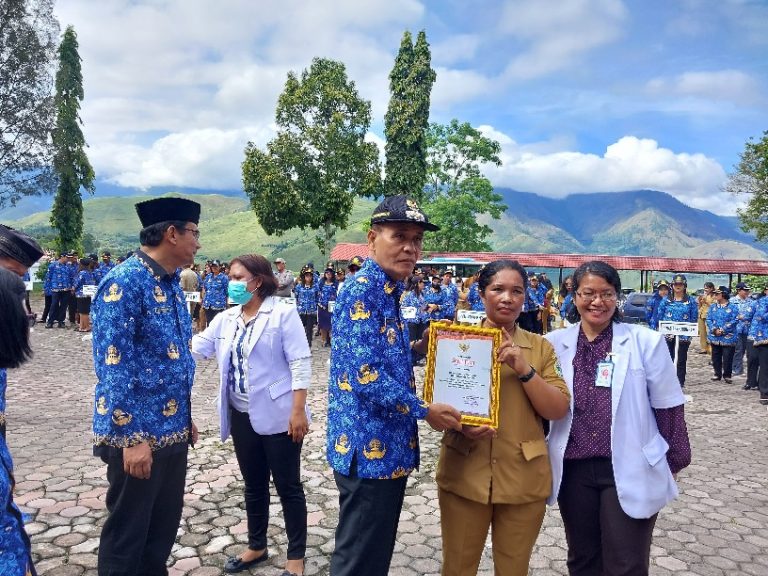 Pemkab Samosir Gelar Upacara Hari Kesadaran Nasional dirangkai Hari Kesehatan Nasional ke-60 Tahun 2024