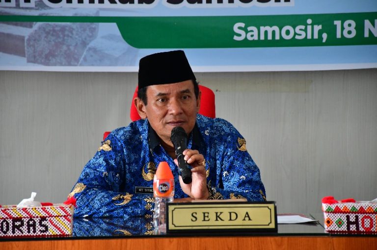 SEKDAKAB SAMOSIR BUKA SOSIALISASI MANFAAT PROGRAM BPJS KETENAGA KERJAAN UNTUK SEKTOR JASA KONTRUKSI