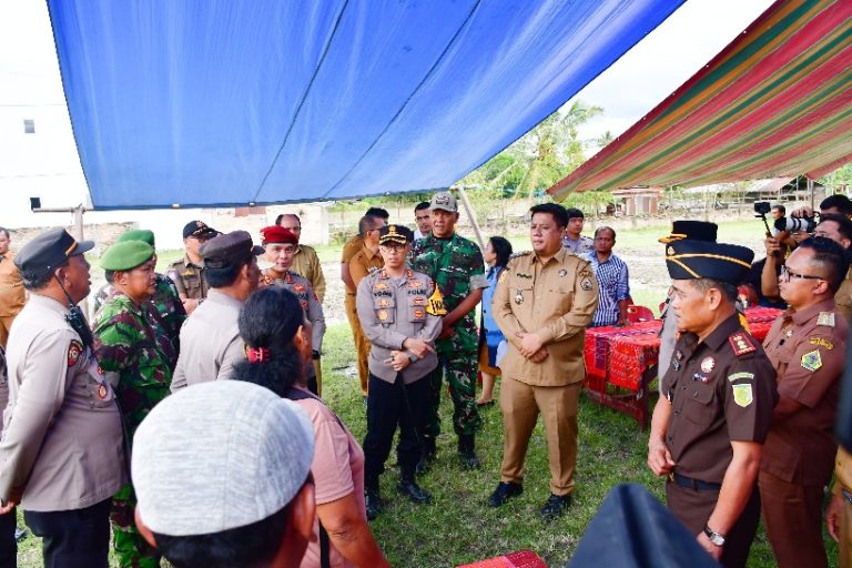 BUPATI SAMOSIR BERSAMA FORKOPIMDA MONITORING KESIAPAN TPS DAN KPPS