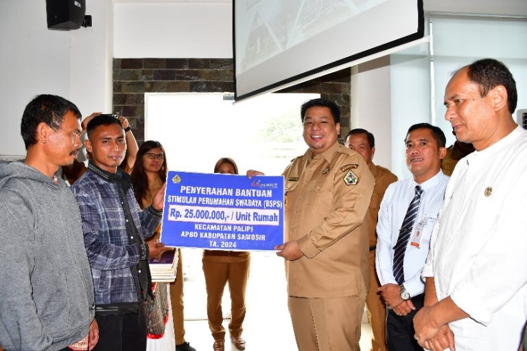 BUPATI SAMOSIR ALOKASIKAN 6,7 MILYAR APBD UNTUK BANTUAN STIMULAN PERUMAHAN SWADAYA