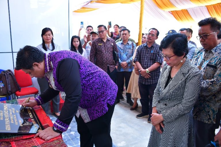 TINGKATKAN LAYANAN KESEHATAN, BUPATI SAMOSIR RESMIKAN GEDUNG PUSKESMAS BARU BERBIAYA 8,2 MILYAR