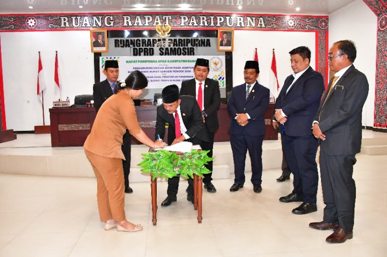 DPRD Samosir Gelar Paripurna Pengumuman Penetapan Bupati dan Wakil Bupati Terpilih 2025-2030.