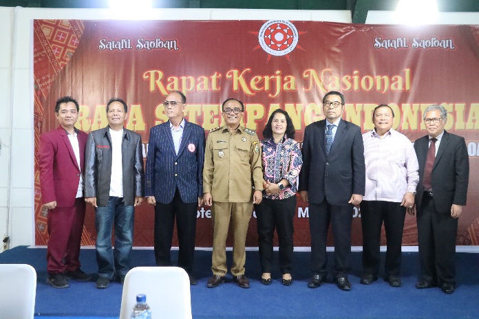 Buka Rakernas Punguan Raja Sitempang Indonesia, Wabup Ingatkan Pentingnya Sinergitas.