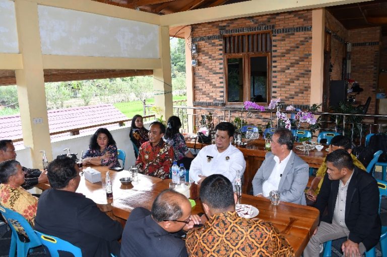 Bupati dan Wakil Bupati Samosir Terima Audiensi Panitia Paskah Raya GPdI Zona IV.