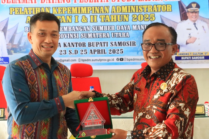 BPSDM SUMUT PILIH SAMOSIR SEBAGAI LOKUS, WAKIL BUPATI SAMOSIR SAMBUT PESERTA STUDI LAPANGAN PELATIHAN KEPEMIMPINAN ADMINISTRATOR ANGKATAN I DAN II 2025