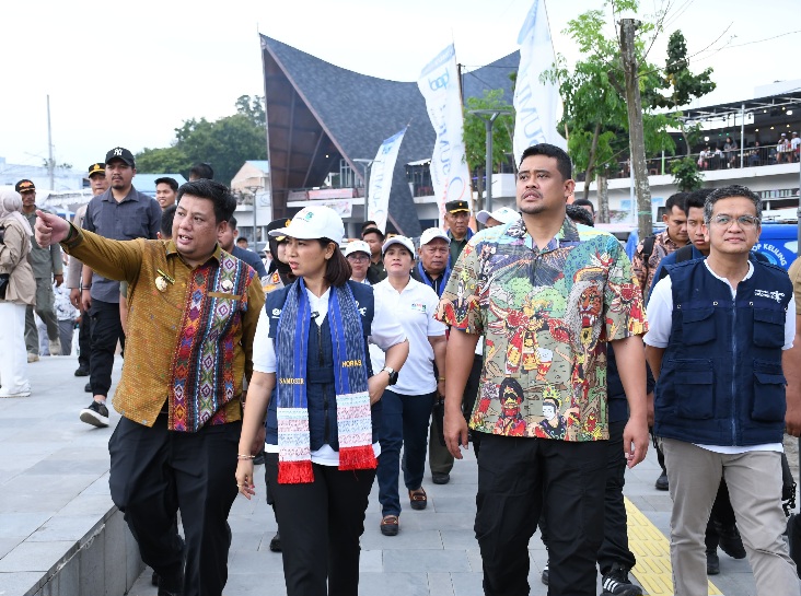 BERSAMA WAMEN PARIWISATA RI DAN GUBSU, BUPATI SAMOSIR CANANGKAN GERAKAN WISATA BERSIH DAN LAUNCHING VISIT SAMOSIR YEARS 2025-2026
