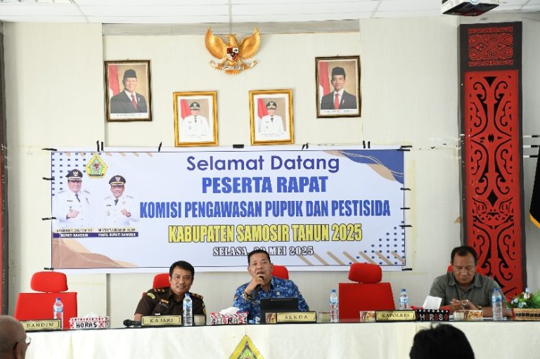 PEMKAB. SAMOSIR TEGASKAN PUPUK BERSUBSIDI HARUS DIJUAL DENGAN BATAS HET