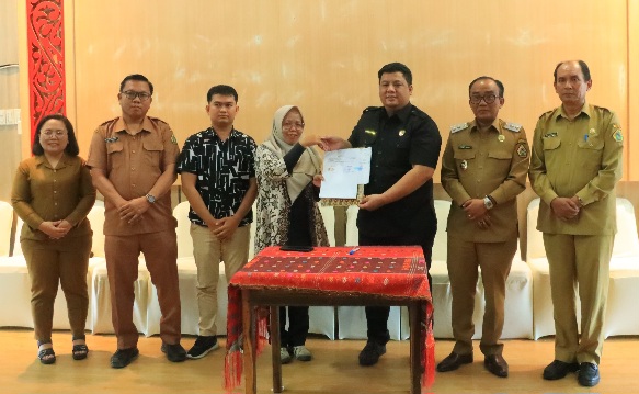 BUPATI SAMOSIR TERIMA HIBAH BARANG MILIK NEGARA RUSUN RSUD dr. HADRIANUS SINAGA DARI KEMENTERIAN PUPR