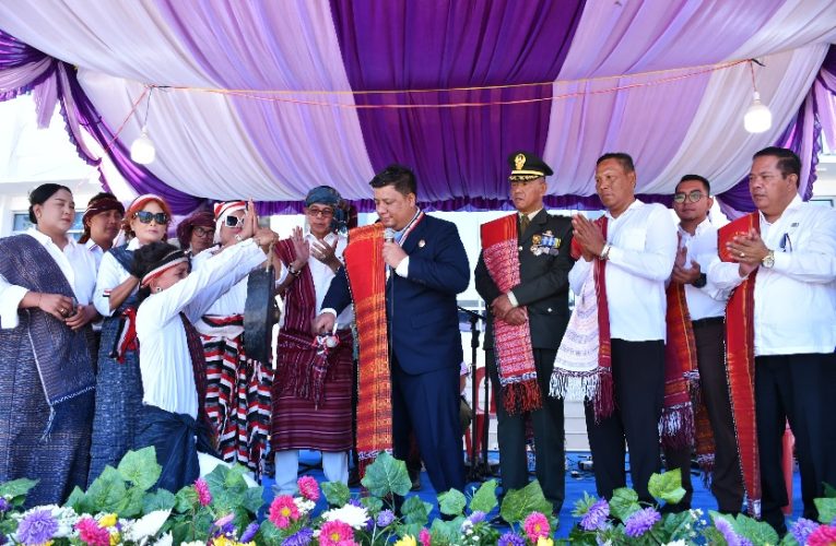 Dibuka Bupati Samosir, Festival Wisata Edukasi Leluhur Batak Rumahela 2025 Dimulai.