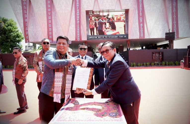 Bupati Samosir Hadiri Pengukuhan Siswa/i Asrama Yayasan Tunas Bangsa Soposurung Angkatan XXXVI.