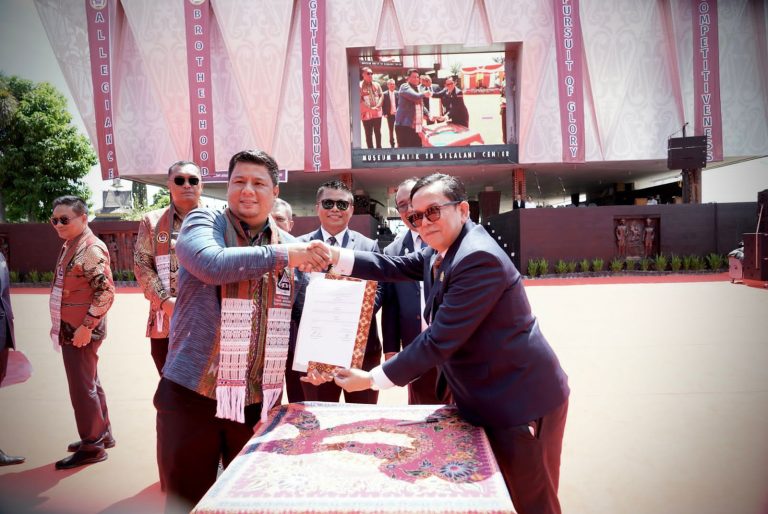 Bupati Samosir Hadiri Pengukuhan Siswa/i Asrama Yayasan Tunas Bangsa Soposurung Angkatan XXXVI.