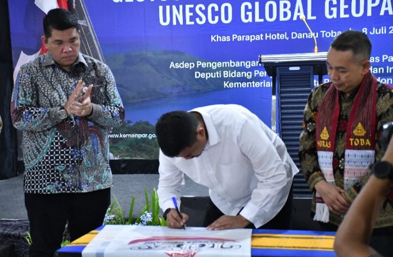 Bupati Samosir Dampingi Gubernur Sumatera Utara dalam Konferensi Pertama Destinasi Geowisata Kaldera Toba Unesco Global Geopark 2025