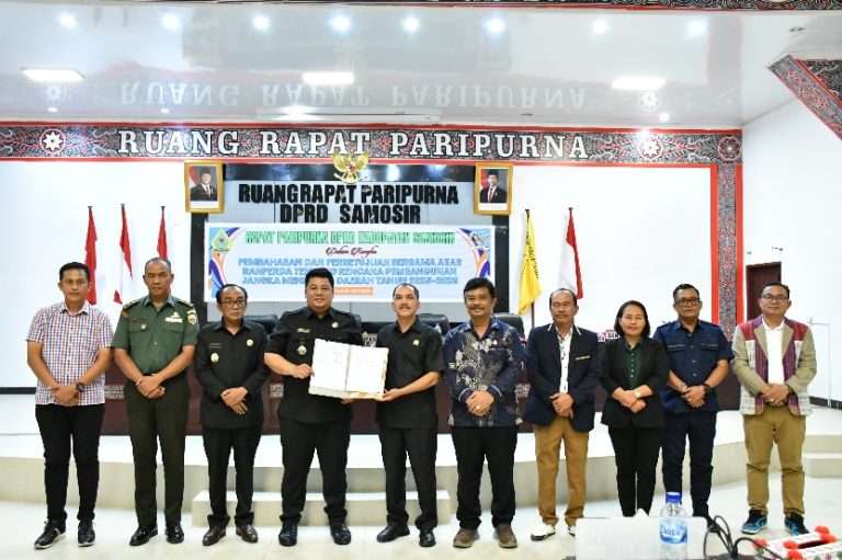 DPRD dan Pemkab Samosir Sepakati Ranperda RPJMD Samosir 2025 – 2029.